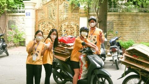 Học sinh Hà Nội gom rác thải bảo vệ môi trường