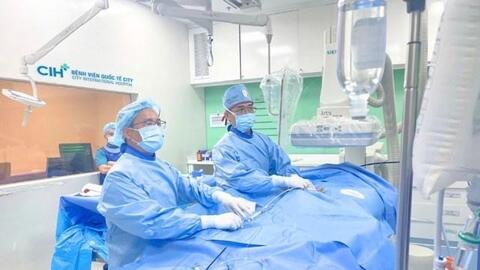 Cứu bệnh nhân khó thở kéo dài, biến chứng tăng áp động mạch phổi và suy tim nặng