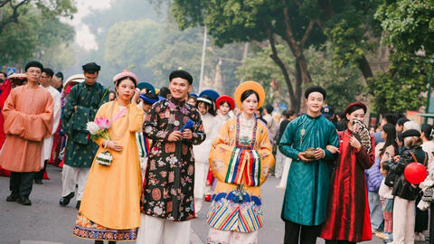 Bản sắc Việt từ cổ phục đám cưới truyền thống