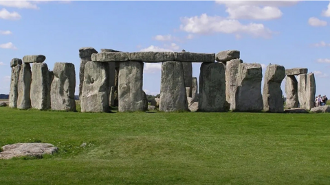 Bí ẩn Stonehenge hé lộ sự thật bất ngờ về khối đá khổng lồ