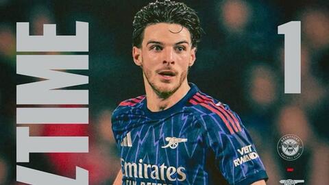 Arsenal chỉ còn hơn Man City 4 điểm