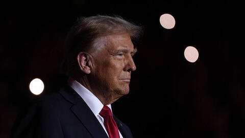 Tổng thống Mỹ tăng thuế quan từ 10% lên 15% trên toàn thế giới