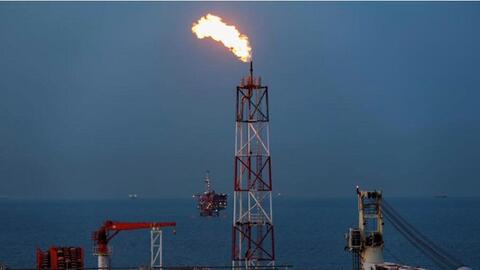 Giá dầu thế giới tăng hơn 23%, chạm mốc 114 USD/thùng