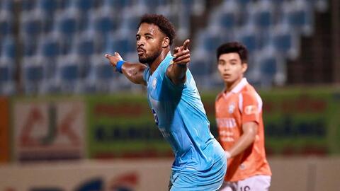 Tiền đạo Xuân Son quyết tâm cống hiến cho tuyển Việt Nam