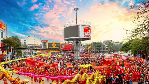 Nghệ sĩ Xuân Hinh, Thanh Thanh Hiền tham gia lễ hội đền Hạ tại Tuyên Quang