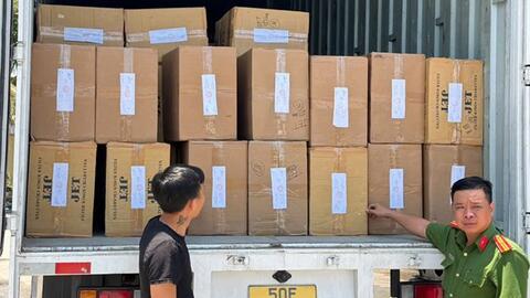 Gia Lai bắt xe tải chở hơn 224.000 bao thuốc lá ngoại không giấy tờ