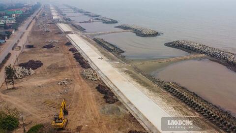 Cận cảnh dự án 500 tỉ đồng gia cố đê biển ở Ninh Bình sắp về đích