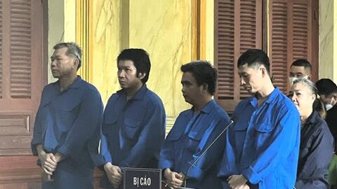 Tuyên án 17 bị cáo trong vụ làm giả hồ sơ cư trú để "giải cứu" người nghiện