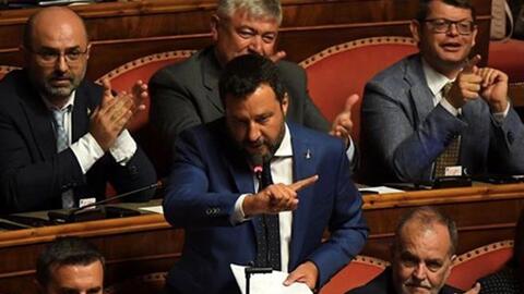 Phó Thủ tướng Italy kêu gọi quay lại nhập năng lượng Nga