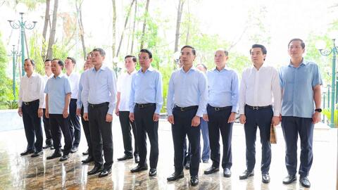 Thủ tướng Lê Minh Hưng dâng hương tại Di tích Ngã ba Đồng Lộc