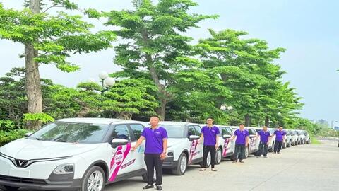 Người dân chuộng taxi điện, doanh nghiệp đẩy nhanh chuyển đổi