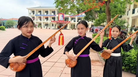 Học sinh vùng cao Quảng Ninh gìn giữ hát then, đàn tính
