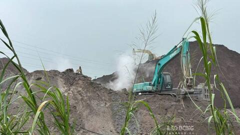 Nỗi lo ô nhiễm từ bãi tập kết tro xỉ quy mô lớn bên sông Cầu