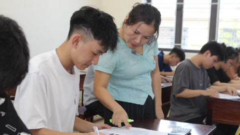 Mở thư viện xuyên tối tiếp sức học sinh mùa ôn thi