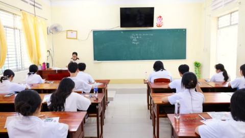 Hành vi sử dụng thiết bị công nghệ cao gian lận trong thi cử sẽ bị xử lý nghiêm
