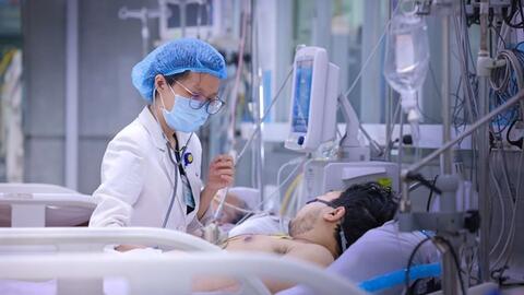 Sốt xuất huyết bùng phát trái quy luật, số ca mắc cao gấp 2,5 lần cùng kỳ