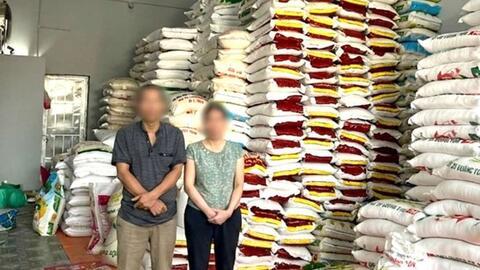 Khởi tố vợ chồng giám đốc ở Ninh Bình buôn bán gạo giả
