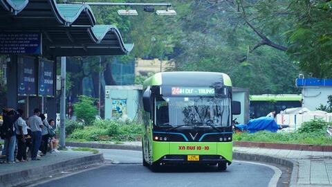 Metro, xe buýt điện định hình giao thông xanh Thủ đô