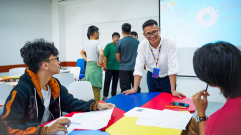 Tốt nghiệp đại học sớm: Thách thức từ đào tạo dựa trên năng lực