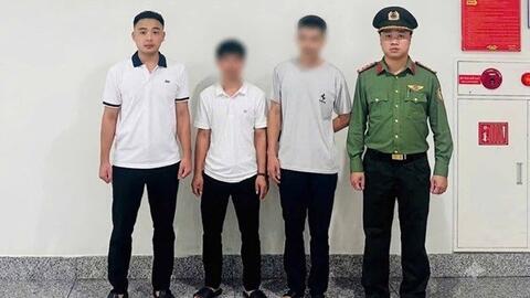 Phạt 59 triệu đồng vụ "cò mồi", chèo kéo khách tại sân bay Nội Bài