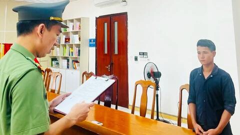 Khởi tố đối tượng tàng trữ trái phép vũ khí quân dụng