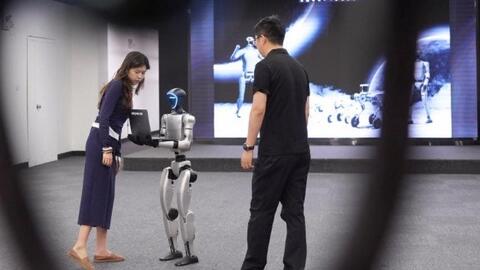 Vừa lên sàn, cổ phiếu công ty Trung Quốc chế tạo robot hình người tăng 629%