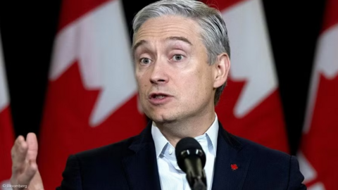 Canada áp thuế trả đũa Mỹ