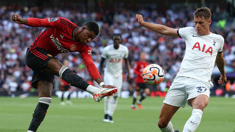 Alejandro Balde khó lòng đến Man United vì Marcus Rashford
