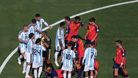 FIFA nới án phạt, Argentina rộng cửa đón loạt trụ cột trở lại