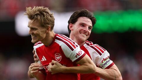 Arsenal ngược dòng thắng Chelsea