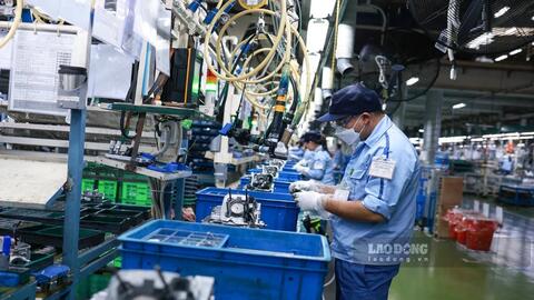 Công nhân cần học nghề để giữ việc trong kỷ nguyên số