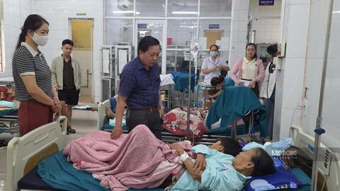 Ăn bánh mì ở tiệm mới khai trương, 41 người nhập viện nghi bị ngộ độc