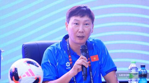 HLV Kim Sang-sik thừa nhận tuyển Việt Nam còn nhiều điểm cần cải thiện