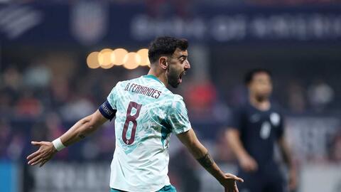 Đằng sau chuyện Bruno Fernandes phải thi đấu với cơn đau