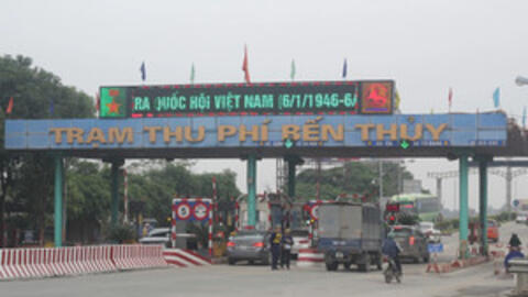 Thu phí BOT Bến Thủy tạm dừng 30 ngày vì đường hư hỏng kéo dài