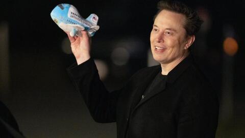 Elon Musk lên tiếng về việc sáp nhập Tesla và SpaceX