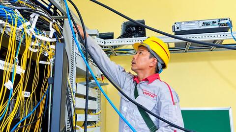 Người lính Viettel cứu 40 người giữa dòng lũ dữ