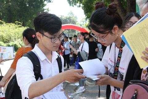 <a href="/song-xanh/giao-duc" title="Giáo dục" rel="dofollow">Giáo dục</a>