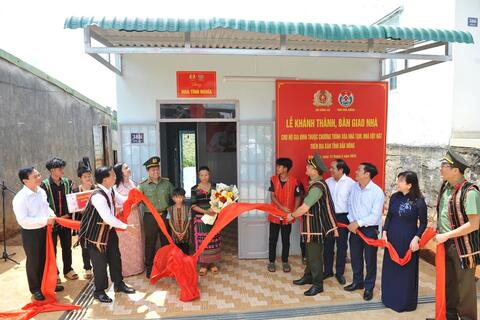 <a href="/phat-trien-ben-vung" title="Phát triển bền vững" rel="dofollow">Phát triển bền vững</a>