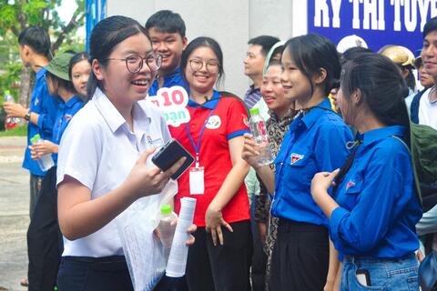 <a href="/song-xanh/giao-duc" title="Giáo dục" rel="dofollow">Giáo dục</a>