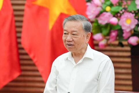<a href="/thuong-hieu-xanh/tin-tuc/tin-trong-nuoc" title="Tin trong nước" rel="dofollow">Tin trong nước</a>