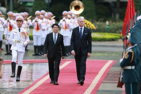 <a href="/tin-tuc" title="Tin tức" rel="dofollow">Tin tức</a>