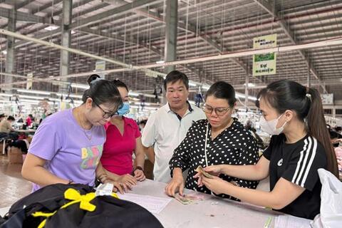<a href="/thuong-hieu-xanh/giai-phap-doanh-nghiep" title="Giải pháp" rel="dofollow">Giải pháp</a>