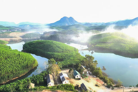 <a href="/thuong-hieu-xanh/doanh-nghiep" title="Doanh nghiệp" rel="dofollow">Doanh nghiệp</a>