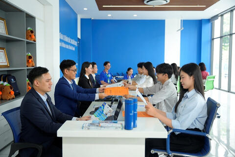 <a href="/song-xanh/giao-duc" title="Giáo dục" rel="dofollow">Giáo dục</a>