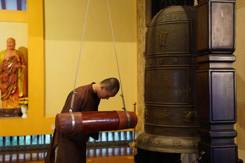 <a href="/thuong-hieu-xanh/tin-tuc/tin-trong-nuoc" title="Tin trong nước" rel="dofollow">Tin trong nước</a>