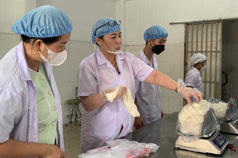 <a href="/thuong-hieu-xanh/doanh-nghiep" title="Doanh nghiệp" rel="dofollow">Doanh nghiệp</a>