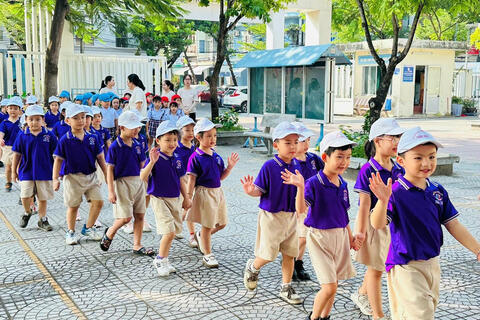 <a href="/phat-trien-ben-vung" title="Phát triển bền vững" rel="dofollow">Phát triển bền vững</a>