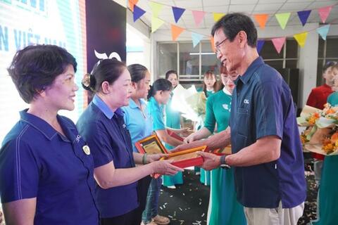 <a href="/thuong-hieu-xanh/doanh-nghiep" title="Doanh nghiệp" rel="dofollow">Doanh nghiệp</a>