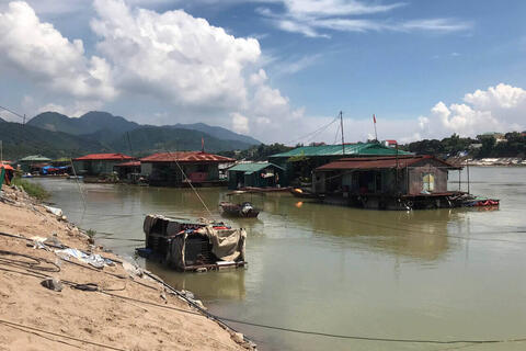 <a href="/thuong-hieu-xanh/tin-tuc/tin-trong-nuoc" title="Tin trong nước" rel="dofollow">Tin trong nước</a>